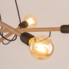 Nowoczesna lampa wisząca z drewnianymi belkami, bez kloszy