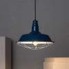Granatowa, designerska lampa wisząca w stylu industrialnym