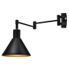 Industrialna, czarna lampa ścienna na wysięgniku, idealna do sypialni