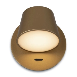 Złota, mała lampa ścienna z wbudowanym modułem LED, z włącznikiem