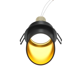 Czarno-złoty downlight w kształcie ściętej tuby, spot mocowany podtynkowo