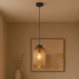 Minimalistyczna lampa wisząca z czarną oprawą i szklanym kloszem FADIGA
