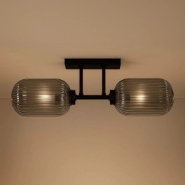 Niebanalna lampa sufitowa z dużymi, ryflowanymi kloszami