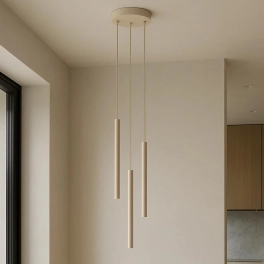 Lampa wisząca w formie zwisających sopli w kolorze kaszmirowym