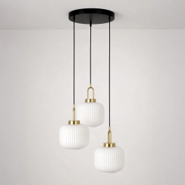 Lampa wisząca nad stół do jadalni z ryflowanymi kloszami