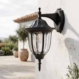 Dolna lampa natynkowa w neutralnym, czarnym kolorze na żarówkę E27