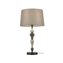 Abażurowa lampka stołowa ze zdobioną nogą, idealna do salonu