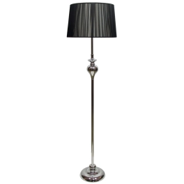 Elegancka, srebrna lampa stojąca z marszczonym, czarnym abażurem