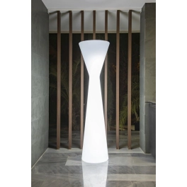 Geometryczna, stojąca lampa ogrodowa LED w kolorze białym
