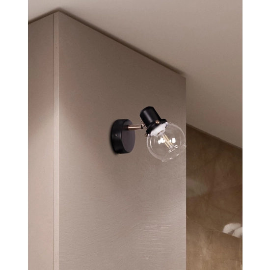 Czarna lampa ścienna w stylu loft z przezroczystym okrągłym kloszem