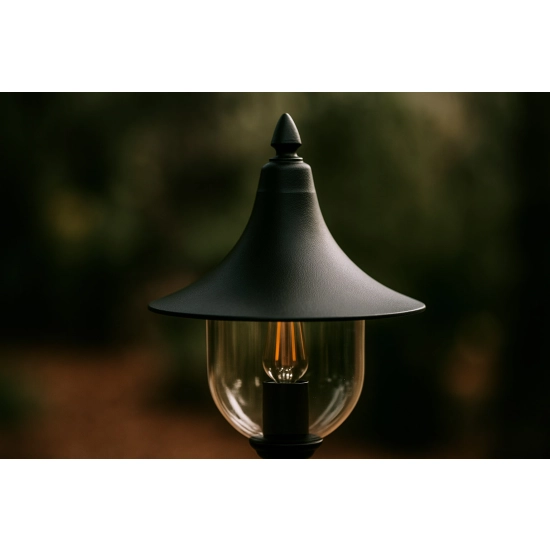 Czarna lampa zewnętrzna stojąca latarnia do oświetlenia ogrodu