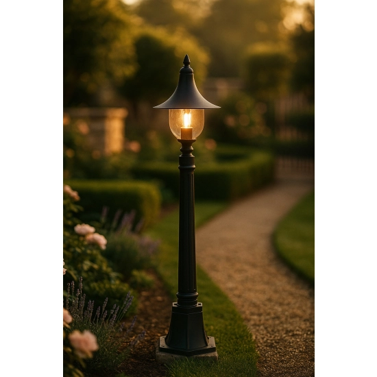 Czarna lampa zewnętrzna stojąca latarnia do oświetlenia ogrodu