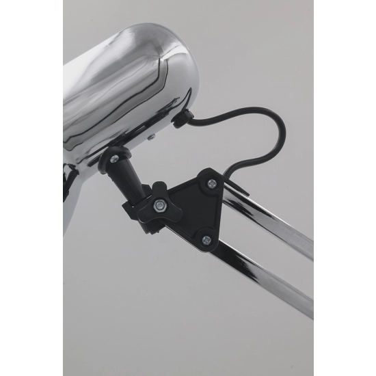 Lampka biurkowa w kolorze chromu, regulowany kąt świecenia