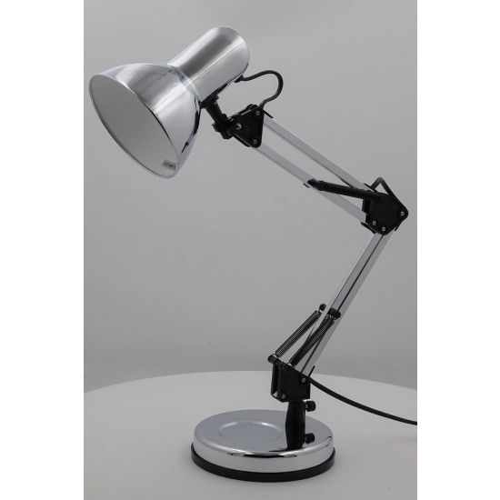 Lampka biurkowa w kolorze chromu, regulowany kąt świecenia