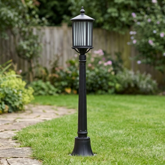 Niska lampa stojąca ogrodowa, wysokość 110cm, w czarnym kolorze