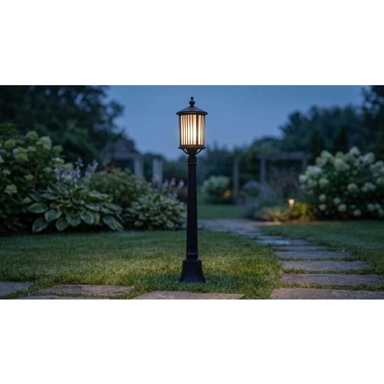 Niska lampa stojąca ogrodowa, wysokość 110cm, w czarnym kolorze