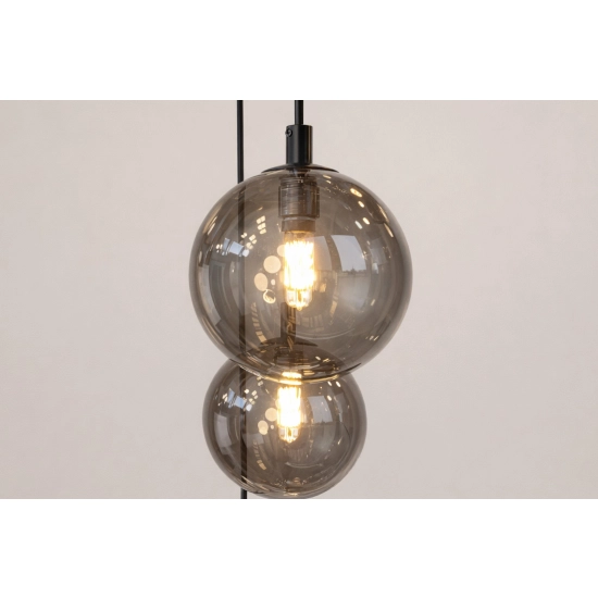 Perfekcyjna lampa wisząca, do nowoczesnego salonu, z kloszami