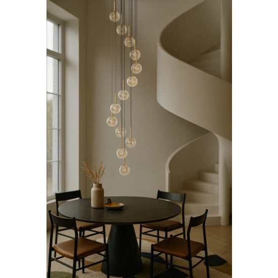 Designerska lampa sufitowa na okrągłej podstawie z małymi kloszami