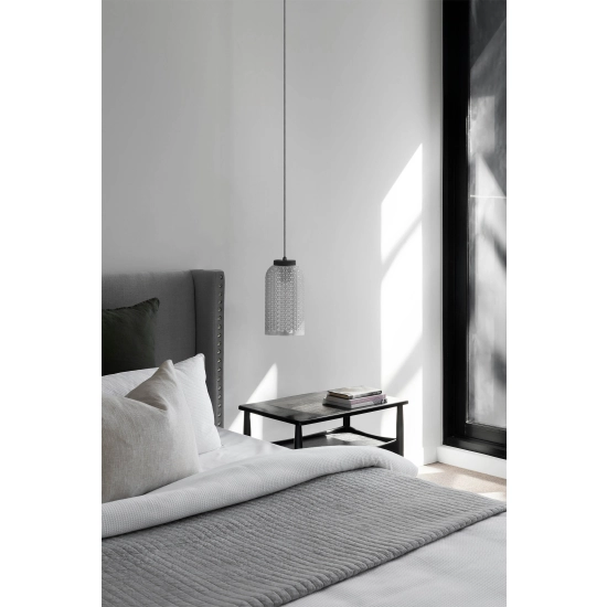 Lampa wisząca z ozdobnym kloszem do jadalni INGA