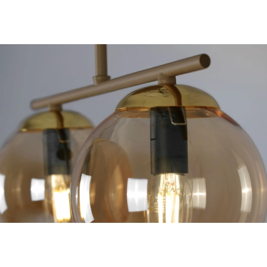 Lampa sufitowa do eleganckiej sypialni, dwa klosze na pręcie