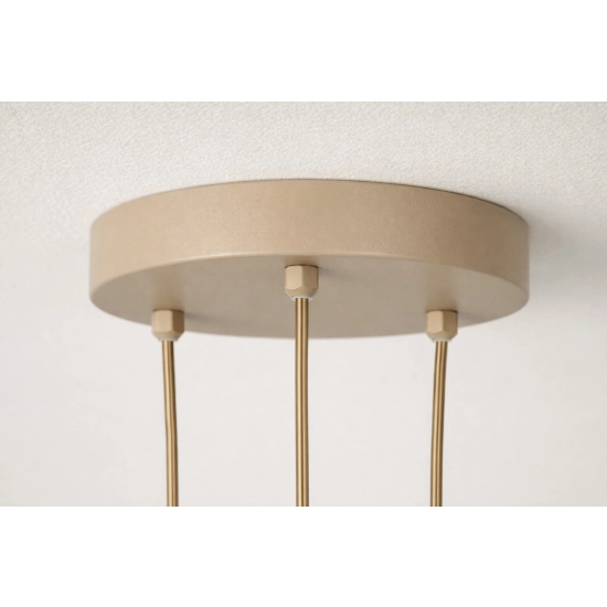 Lampa wisząca w formie zwisających sopli w kolorze kaszmirowym