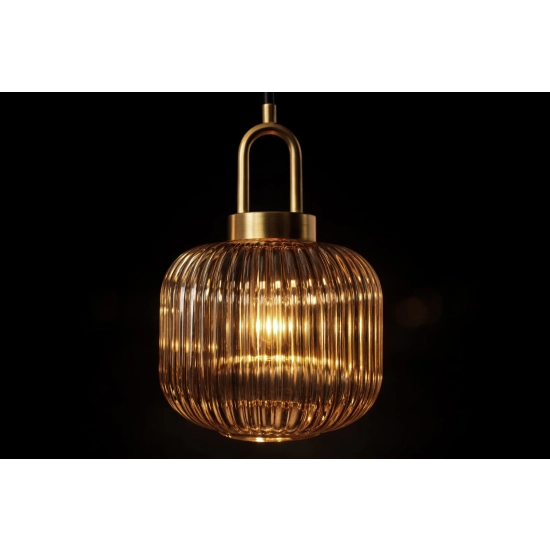 Lampa wisząca z dużymi, ryflowanymi kloszami w kolorze bursztynu