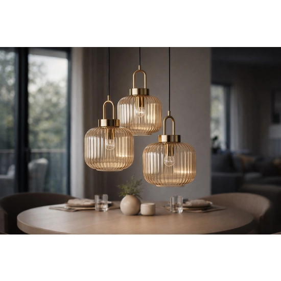 Lampa wisząca z dużymi, ryflowanymi kloszami w kolorze bursztynu