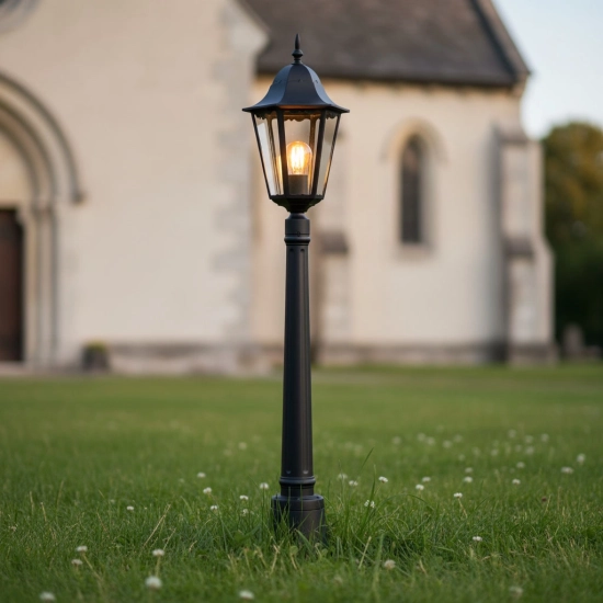 Słupek oświetleniowy zewnętrzny w klasycznym stylu na żarówkę E27
