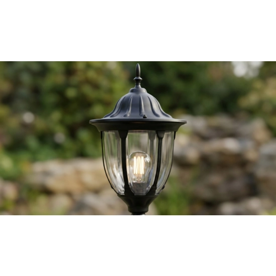 Wytrzymała czarna klasyczna lampa zewnętrzna ogrodowa stojąca latarnia