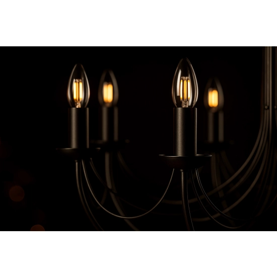 Ponadczasowa czarna lampa wisząca typu świecznik na łańcuchu
