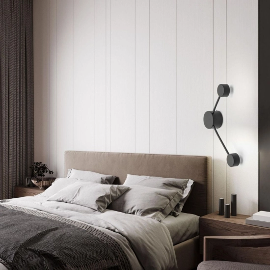 Dekoracyjna, industrialna lampa ścienna do nowoczesnej sypialni