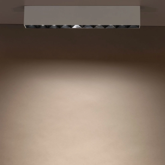 Długa listwa natynkowa, techniczna lampa do korytarza 38,5cm 36° 3000K