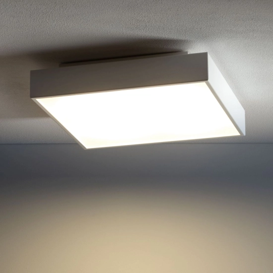 Lampa sufitowa na bazie kwadratu 30x30, plafon z czujnikiem ruchu