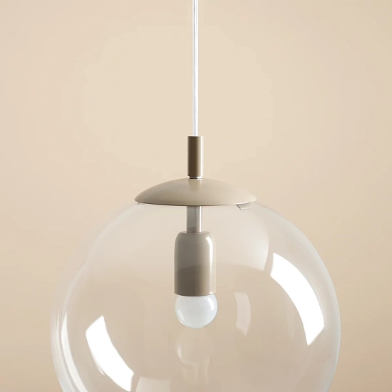 Minimalistyczna lampa wisząca do przytulnego pokoju dziecięcego