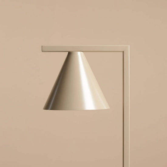 Designerska, minimalistyczna lampka biurkowa z geometrycznym abażurem