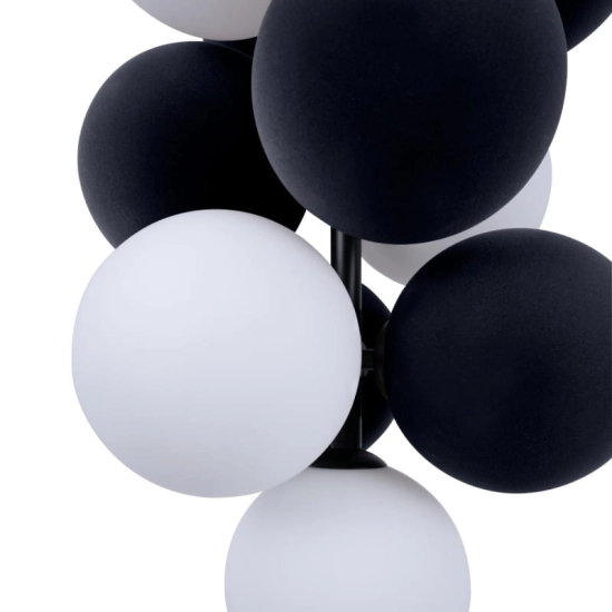 Designerska lampa wisząca przypominająca kiść winogrona