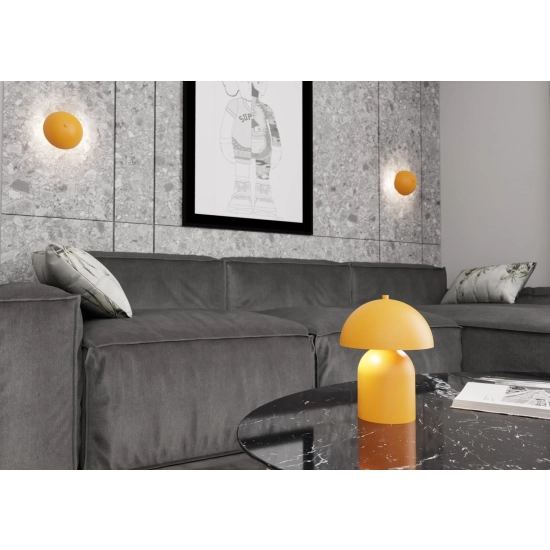 Pomarańczowa lampka nocna w nowoczesnym stylu