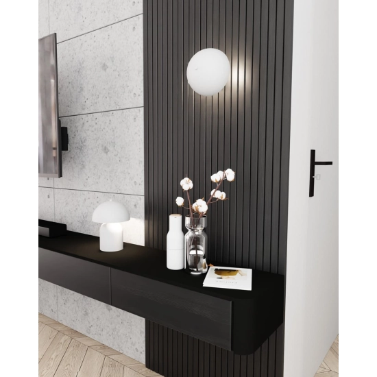 Biały kinkiet do garderoby w minimalistycznym stylu