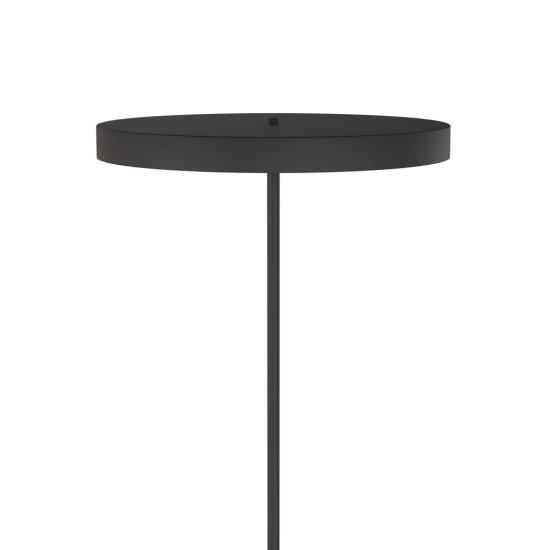 Lampa podłogowa w kolorze czarnym do loftowych wnętrz