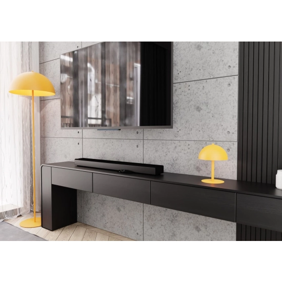 Lampa podłogowa w kolorze pomarańczowym do stylowej sypialni