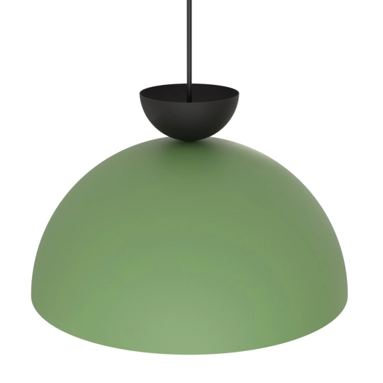 Zielona lampa wisząca z czarnym detalem do salonu