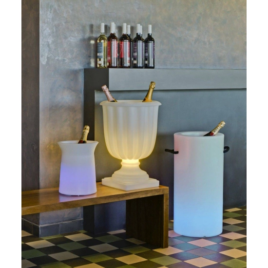 Solarna, ładowana przez USB lampa zewnętrzna LED