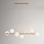 Stylowa lampa wisząca z kloszami do salonu, mleczne klosze